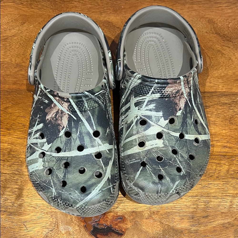 Used! Kids Camouflage Clogs